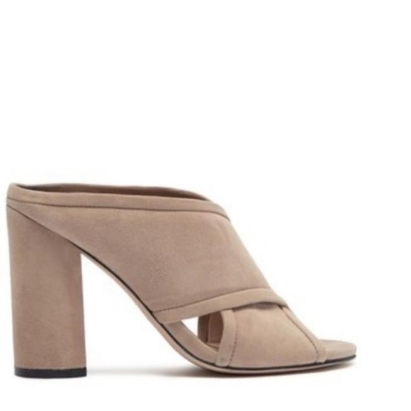 🌹SOLD🌹Stuart Weitzman Sam Nude Suede Heels - Picture 2 of 12